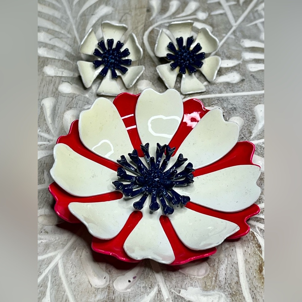 Vintage Mid-Century Enamel Flower Brooch & Clip Earrings (1950s–60s)
